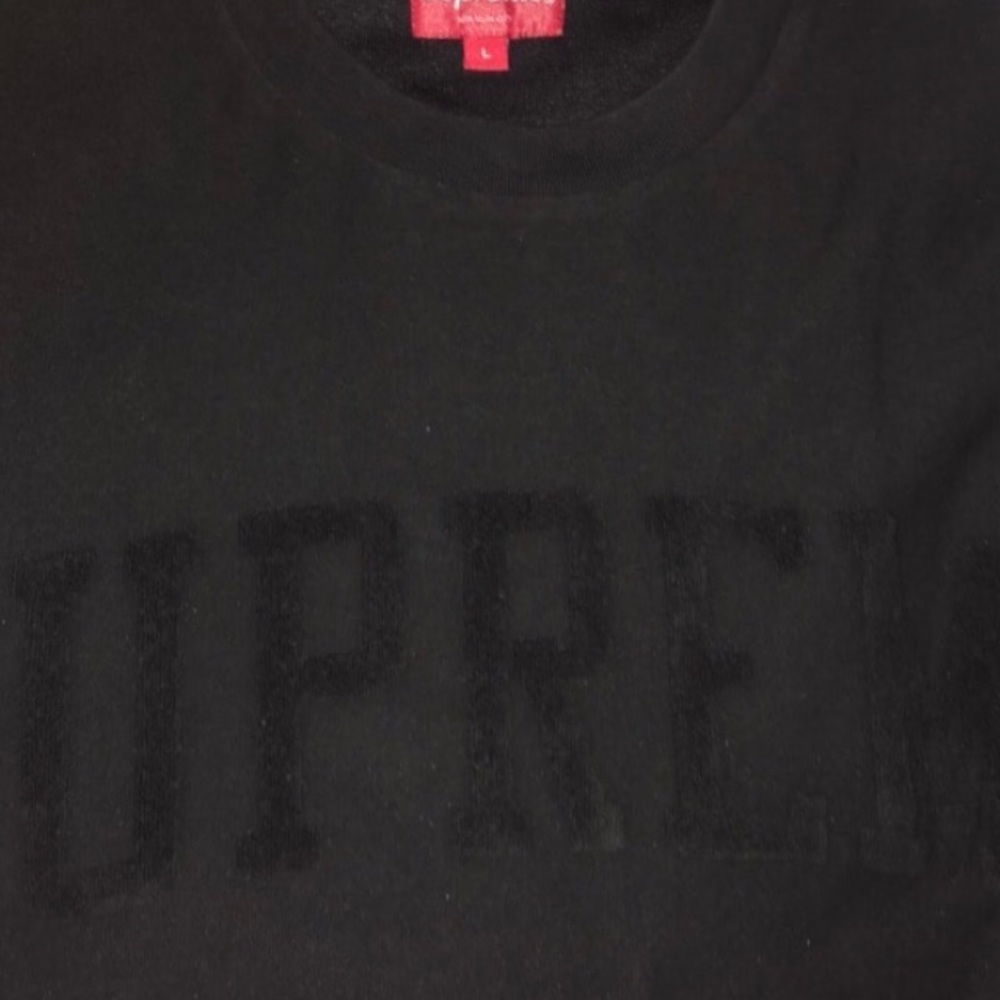 Supreme sweat shirt